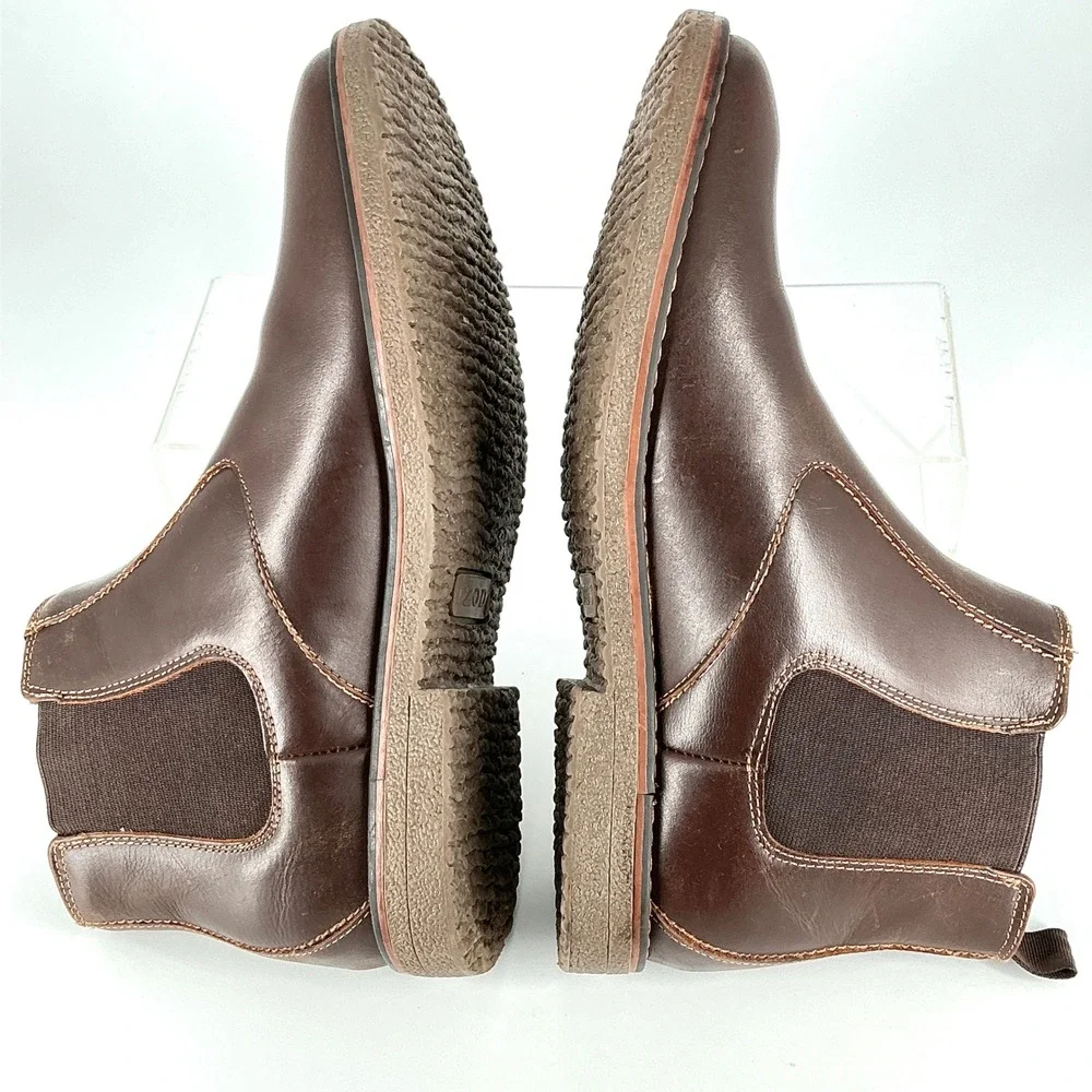 IZOD Mens Size 10.5 Brown Leather Chelsea Boots Pull On Ankle Booties